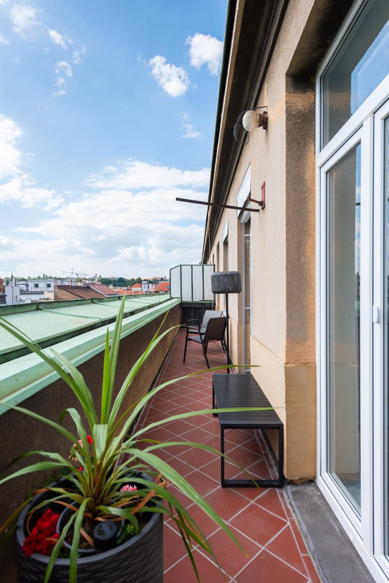 Luxury Apartment With A Balcony And A Terrace Praga Exterior foto